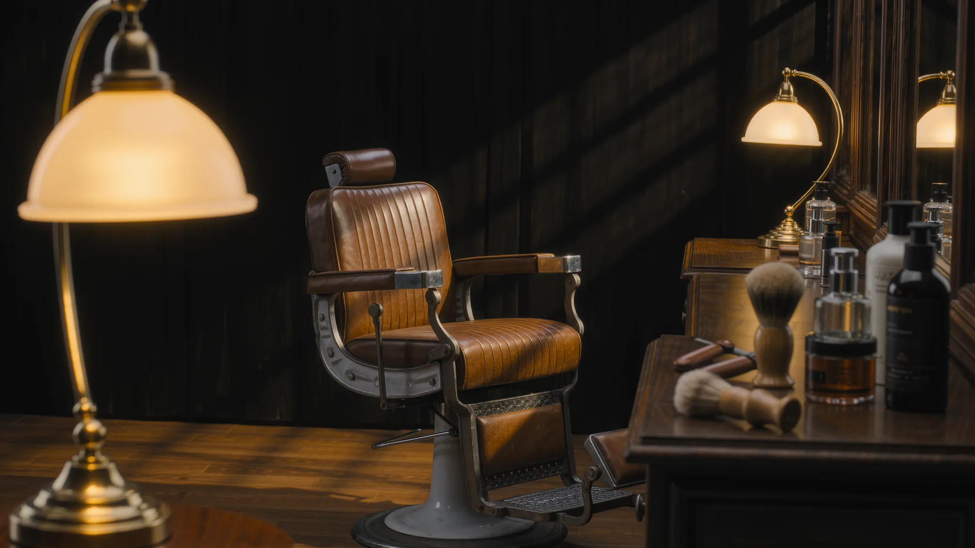 Interior clásico de barbería en madera oscura y latón con sillón de cuero